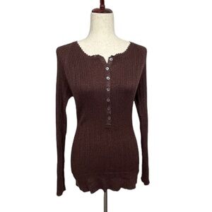 Charlotte Long Sleeve V-Neck Abalone Button Knit Top. Rust. Size XL #688